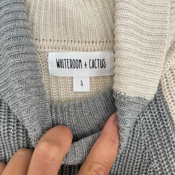 Neutral Color-block Sweater - Picture 5 of 6